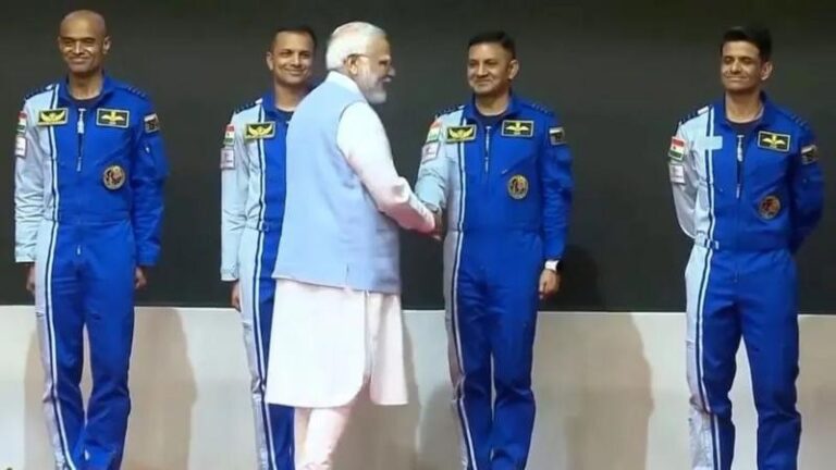 Modi-4677