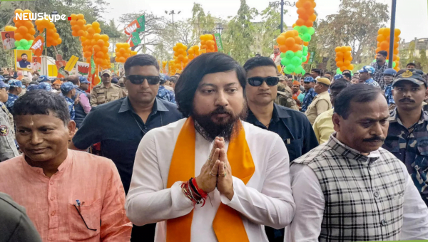 বাম ভোট টানতে মরিয়া পদ্ম শিবির ? বামেদের ভোট চাইলেন নিশীথ প্রামাণিক! তুমুল শোরগোল
