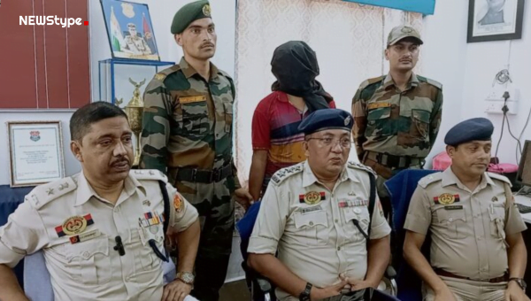 গ্রেপ্তার ডাকাত দলের সর্দার নাজিম উদ্দিন, দুটি গাদা বন্দুক, দুইটি ধারালো দা ও লক কাটার উদ্ধার করেছে পুলিশ