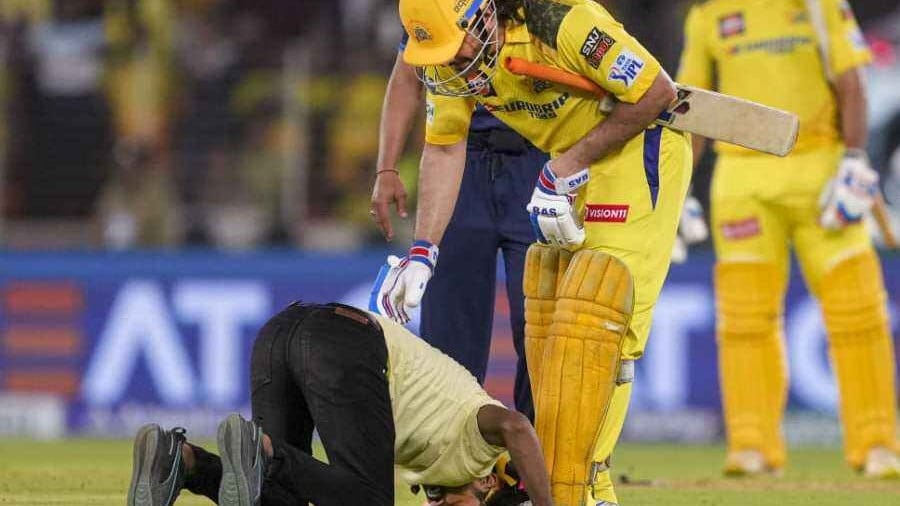 1715446784 dhoni 25 12