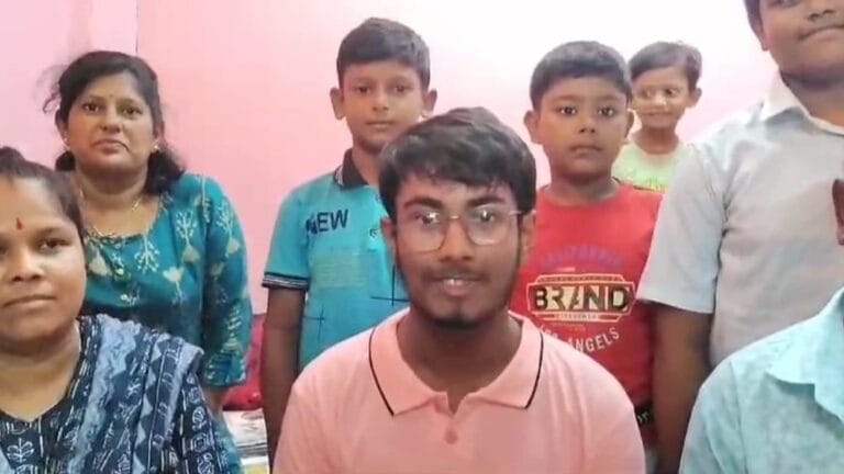 মাধ্যমিকের ফলাফলে সম্ভাব্য প্রথম দশে স্থান করে নিল বিশালগড়ের রামজয় সাহা