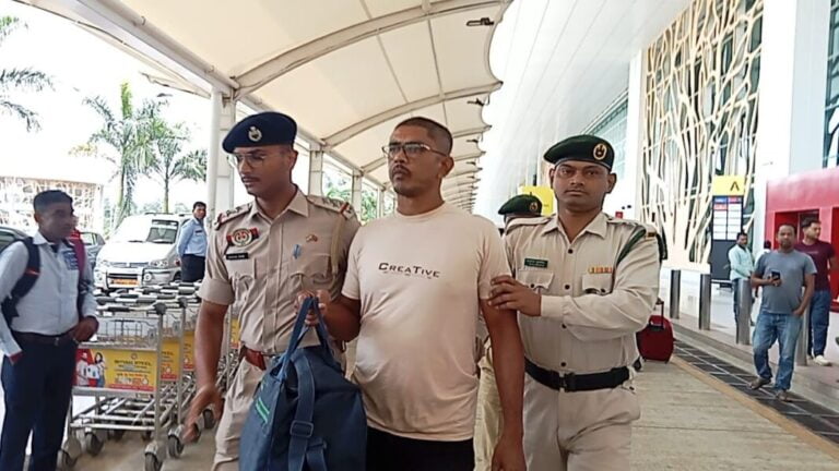 গুলি কাণ্ডের ঘটনার এক অভিযুক্তকে পশ্চিমবঙ্গ থেকে ধরে রাজ্যে নিয়ে আসলো পুলিশ
