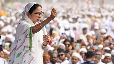 সিএএ হতে দেবেন না বললেও তা কার্যকর বাংলায়, এবার ওয়াকফে ‘না’ মমতার